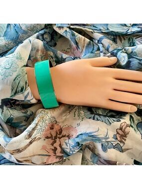 Ann Taylor Vintage Bangle Bracelet, Green & Gold-Tone, Signed, 2 3/4” Diameter